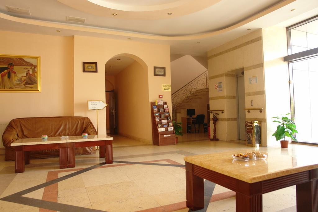 Hotel Sir Colentina Бухарест Екстер'єр фото