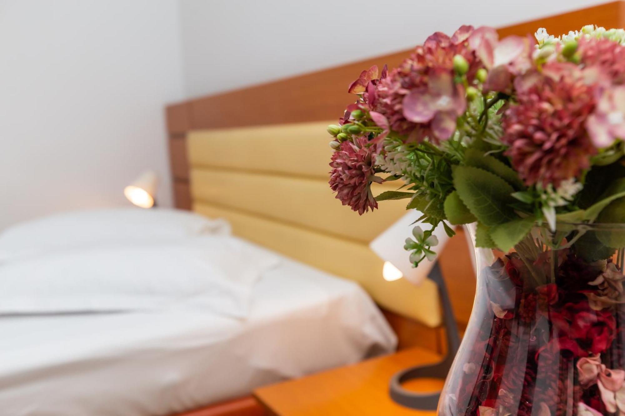 Hotel Sir Colentina Бухарест Екстер'єр фото