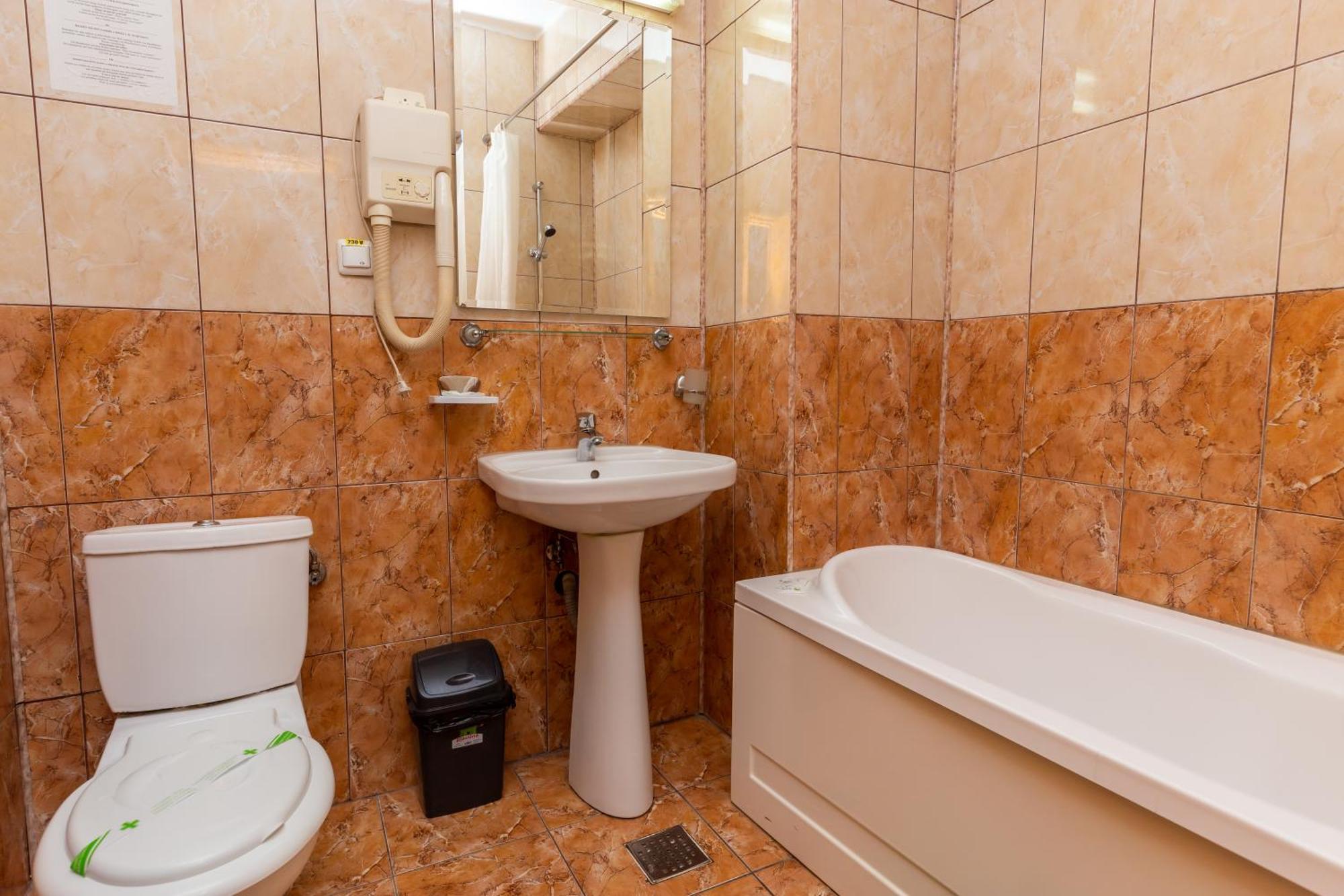 Hotel Sir Colentina Бухарест Екстер'єр фото