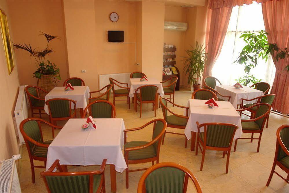 Hotel Sir Colentina Бухарест Екстер'єр фото